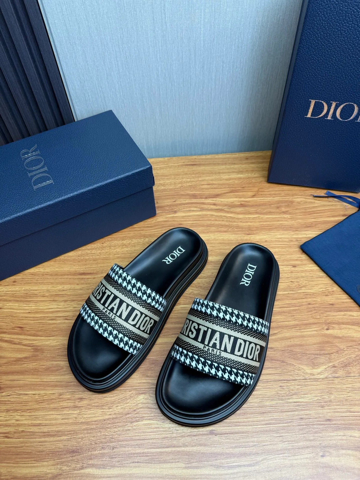 Men's shoes 260💰 Dior. Men's slippers🩴Official website 1:1 production 38-45 size 45 46 🉑️Customized original material shipped✅